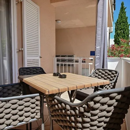 Apartment Deluxe Malin 3 Near The Vantacici