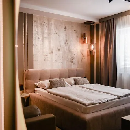 Deluxe Malin 3 Near The