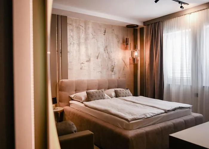 Deluxe Malin 3 Near The
